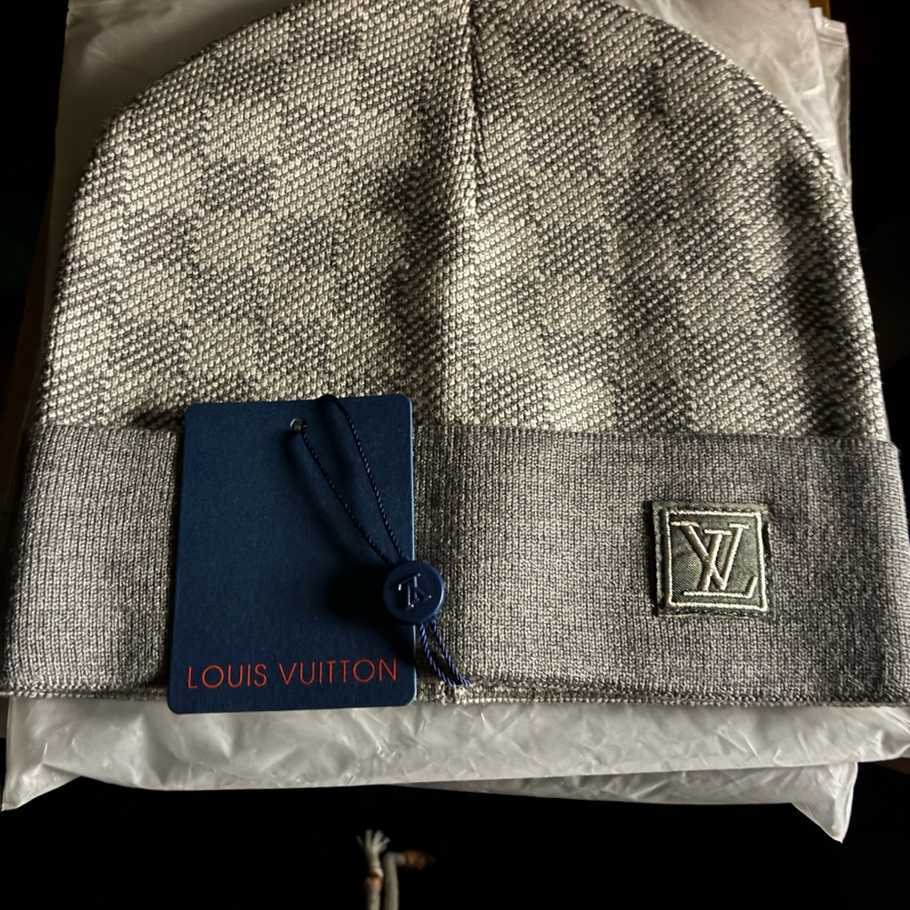 Louis Vuitton Grey/Blacl Knit Beanie with LV Patch - Picture 3 of 4